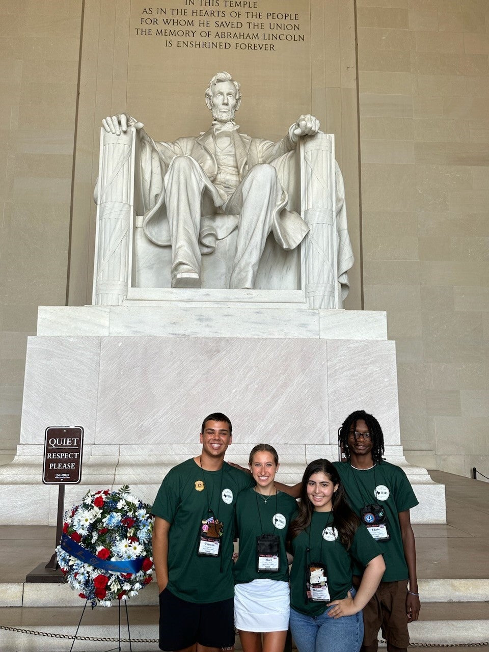 Youth Tour attendees in front of Lincoln Memorial